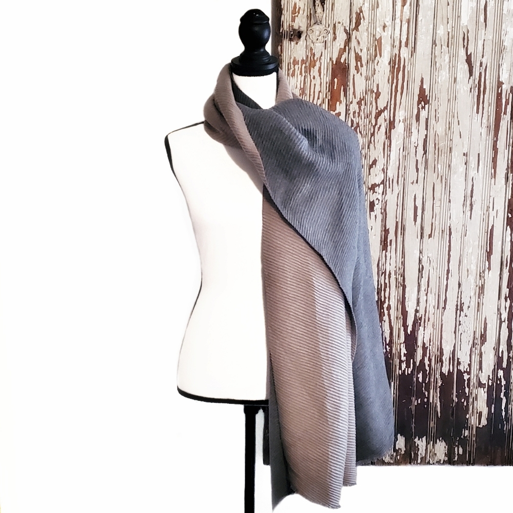 14th & Union Pleated Double Sided Scarf Grey & Tan